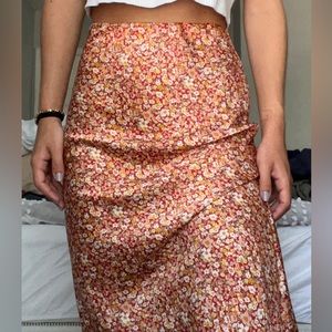Francesca’s - Mi Ami Midi Skirt -Red Floral